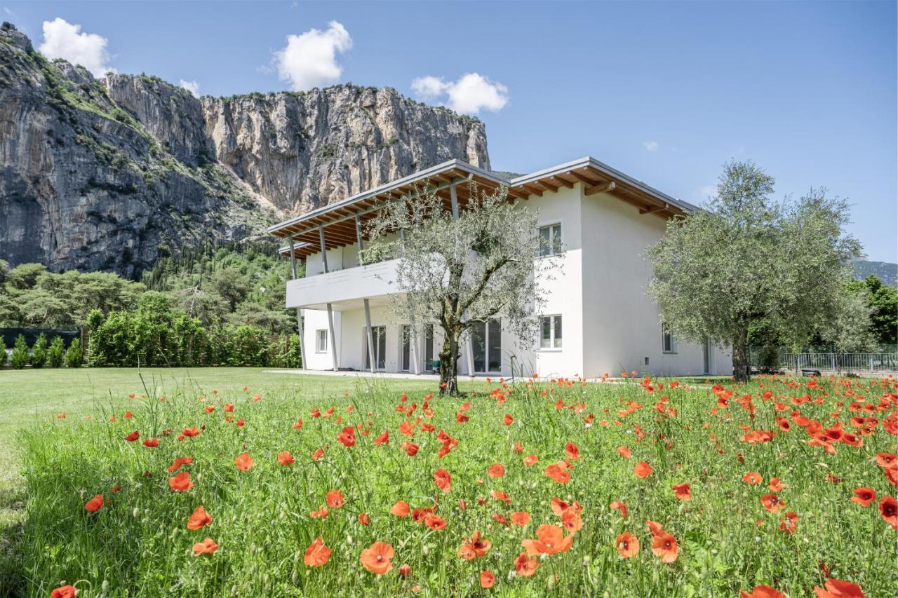 Casa Flavia, Mountains & River Arco Bagian luar foto