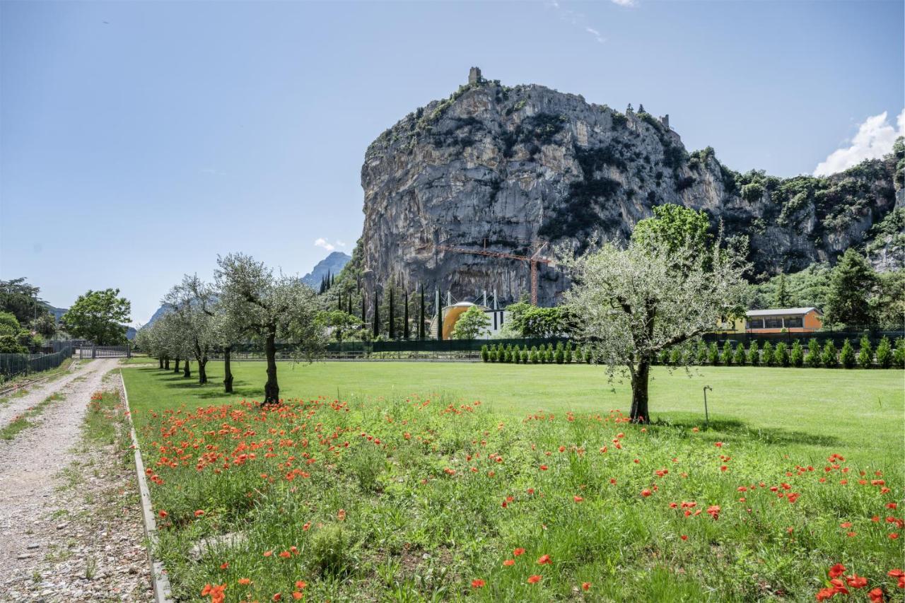 Casa Flavia, Mountains & River Arco Bagian luar foto
